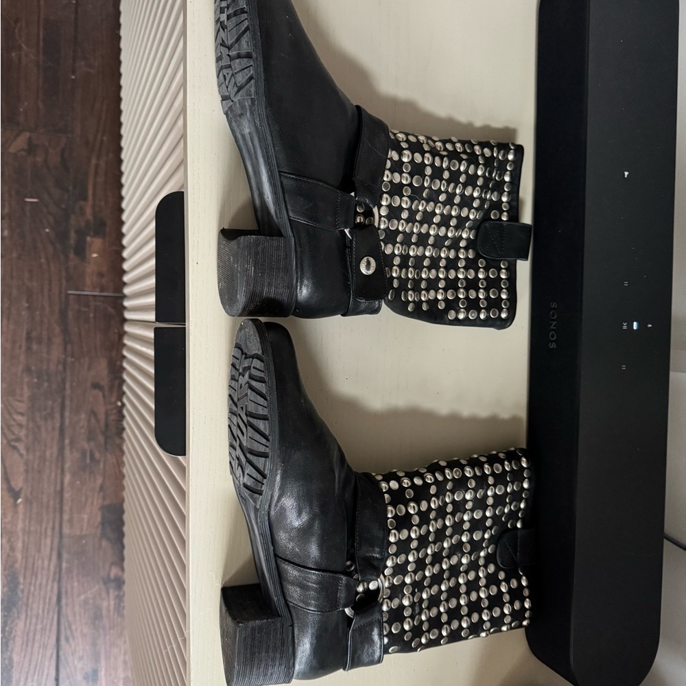 ❤️Stuart Weitzmann studded biker boots - Picture 5 of 9